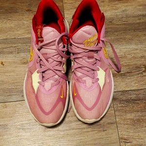2022Kyrie Low 5 'Orchid' size 10.5 men